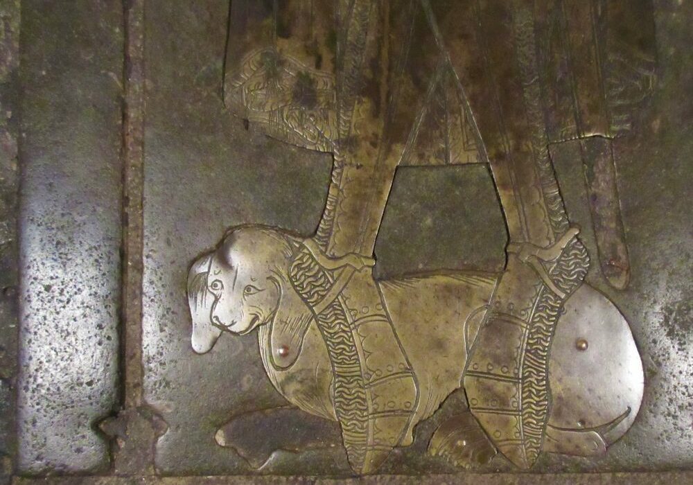 Pebmarsh brass ChurchImages-Essex-Pebmarsh Fitzralph Brass (2) Detail of a brass dog from a funerary monument